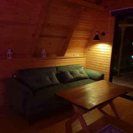 Dom wakacyjny Bungalow With Shared Garden Near In Cinarcik *