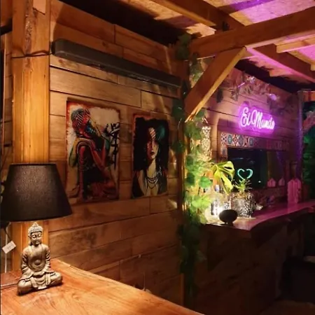 Bungalow With Shared Garden Near In Cinarcik